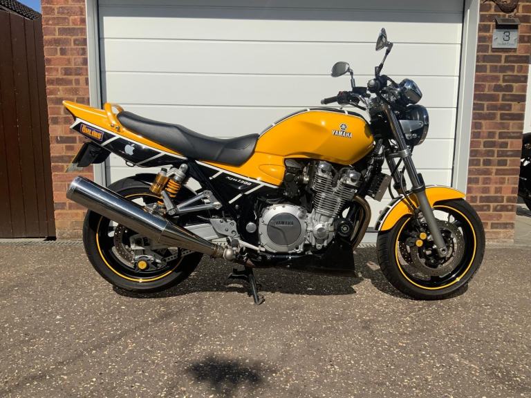 Yamaha XJR1300. STUNNING