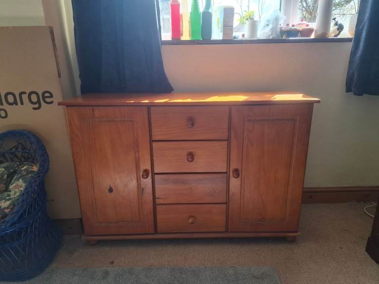 Wooden sideboard for upcycle