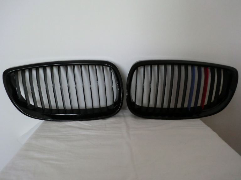 BMW SERIES 3 FRONT KIDNEY GRILL 2 PART BLACK GLOSS