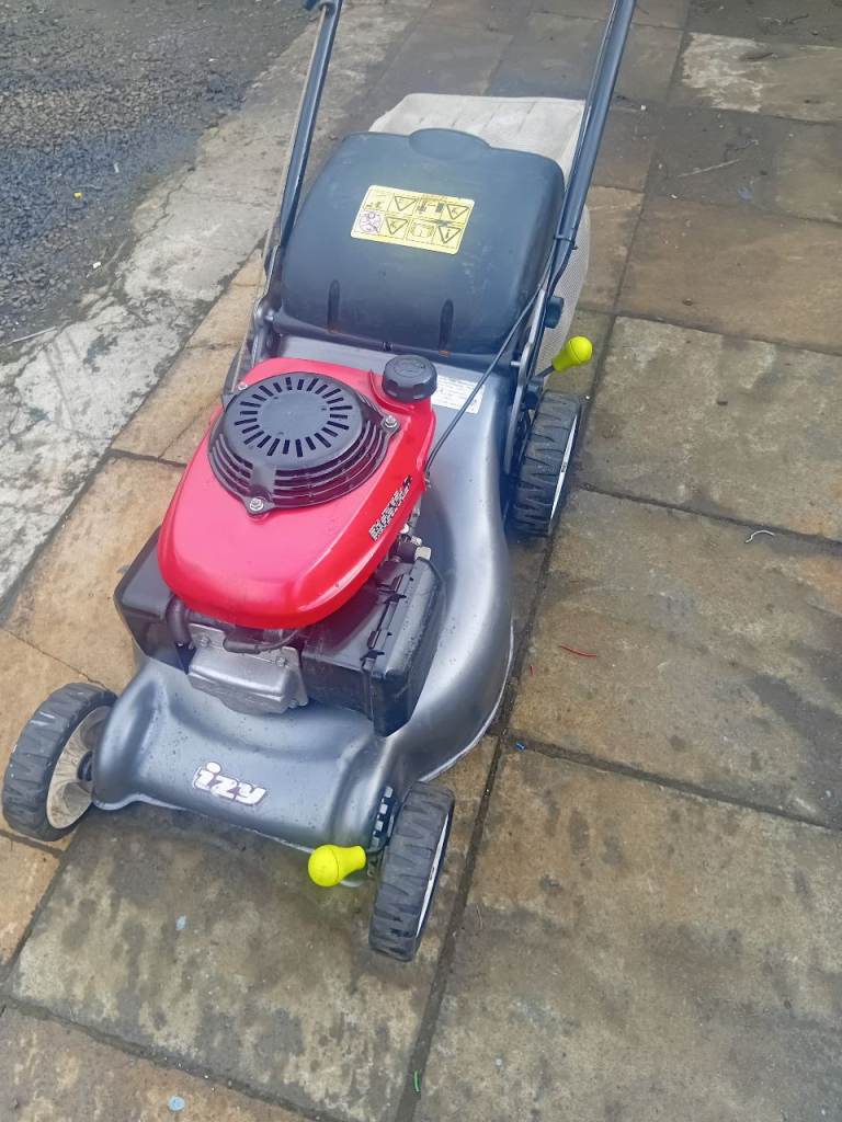 HONDA IZY petrol lawnmower push type SERVICED  can see working