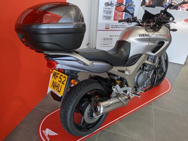 2002 YAMAHA TDM900 SILVER NICE CLEAN BIKE  GEN YAMAHA COL MATCH TOP BOX H/GRIPS