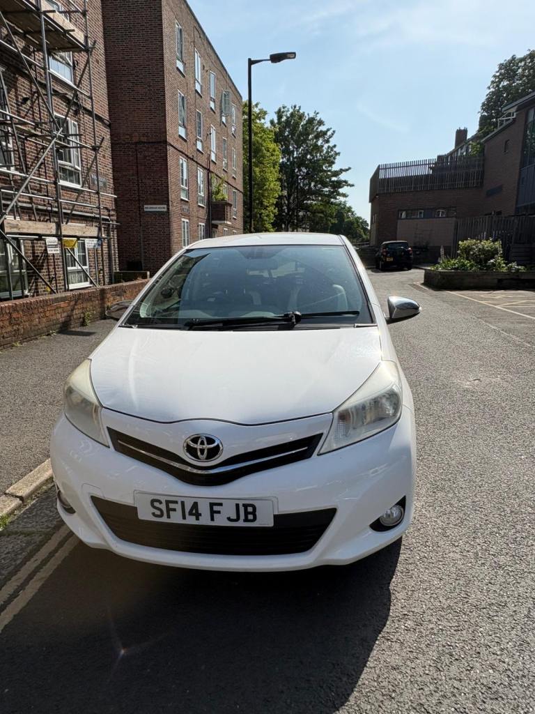 Toyota, YARIS, Hatchback, 2014, Manual, 1329 (cc), 5 doors