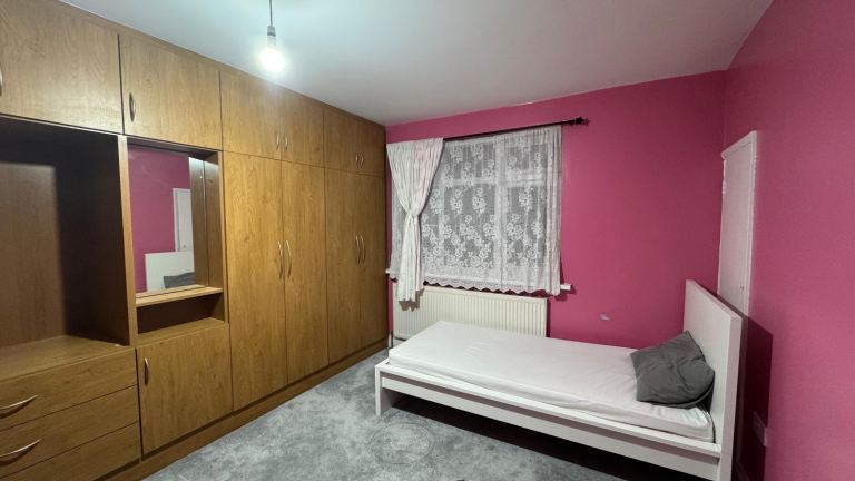 Double room for rent