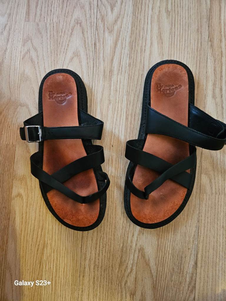 Ladies doc marten sandals black 