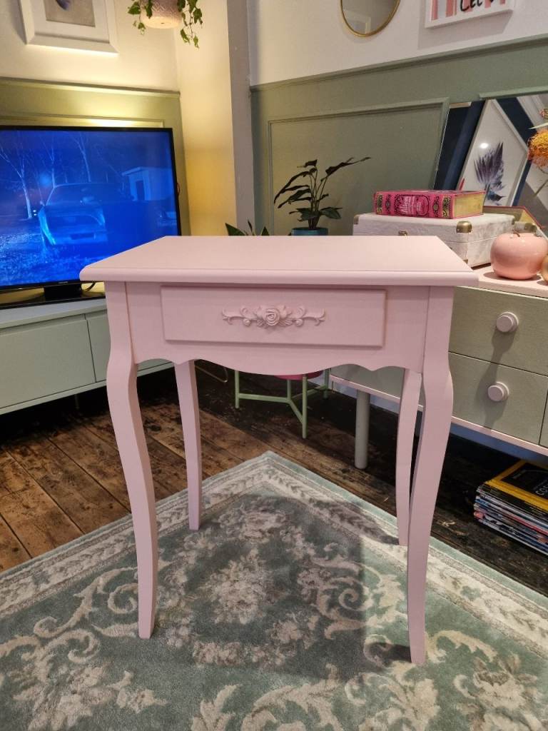 Beautiful pink dressing table / hallway console 