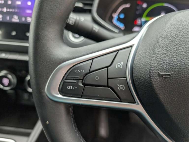 2022 Renault Clio 1.6 E-TECH Iconic Hatchback 5dr Petrol Hybrid Auto Euro 6 (s/s) (140 ps) NA HAT...