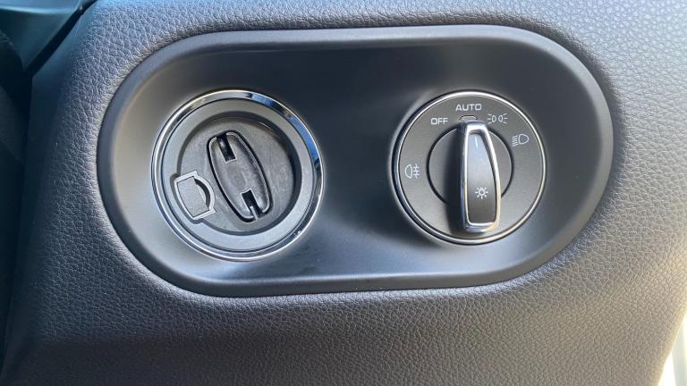 2020 Porsche Macan 2.0T PDK - Panoramic Sunroof &amp; Bose Audio &amp; PASM &amp; Huge Spec 4x4 P...