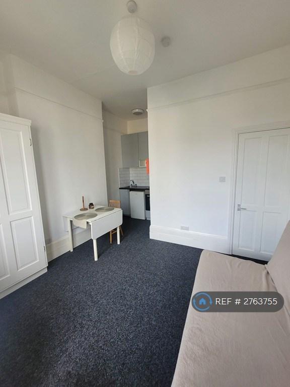 Studio flat in Rosendale Road, London, SE21 (#2763755)