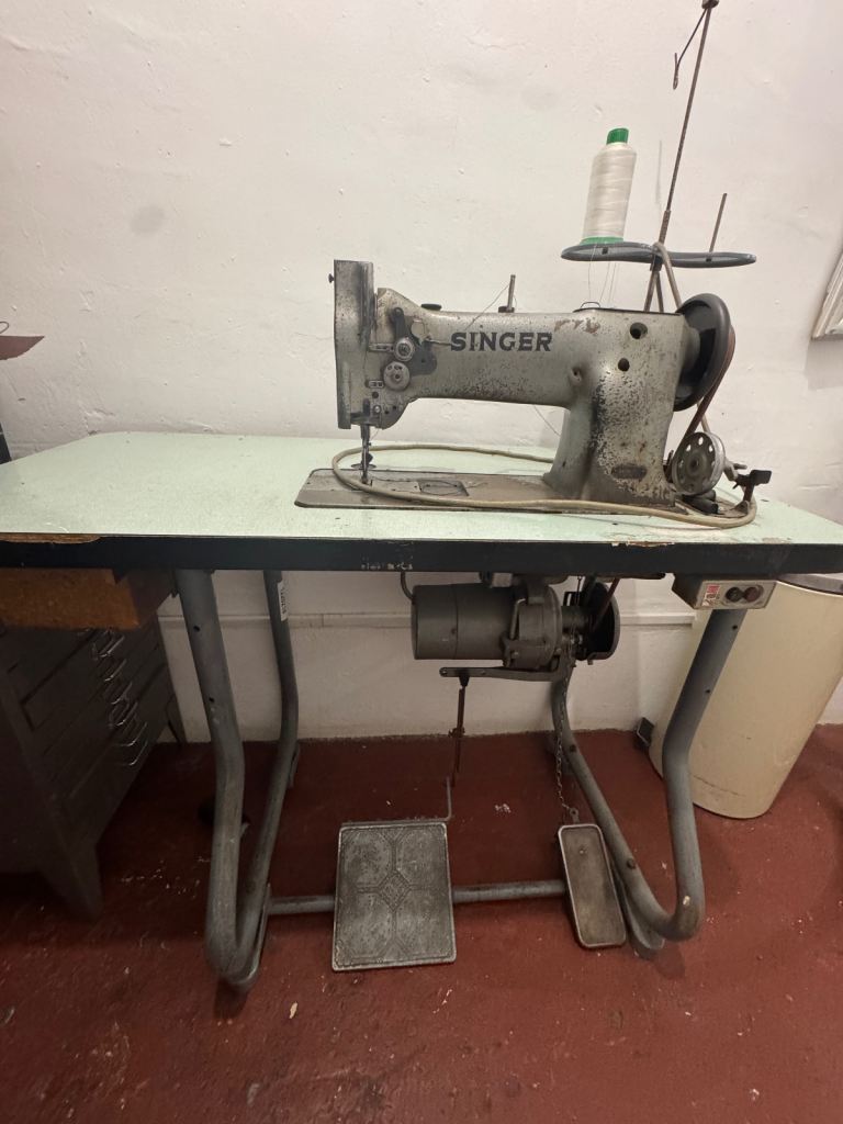 Singer industrial Walking Foot Sewing Machine 111w155