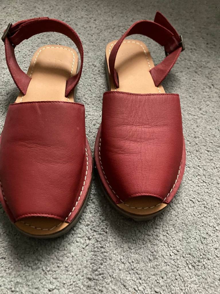 red sandals (seasalt)