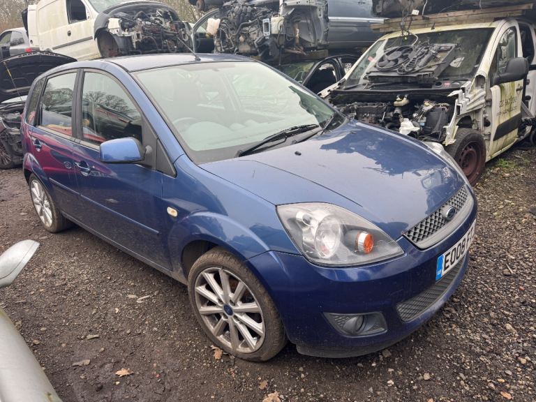Ford fiesta zetec 1.4 2008 blue BREAKING FOR PARTS 