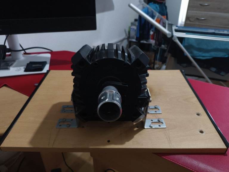 Fanatec gt dd pro wheelbase and 8nm powerpack