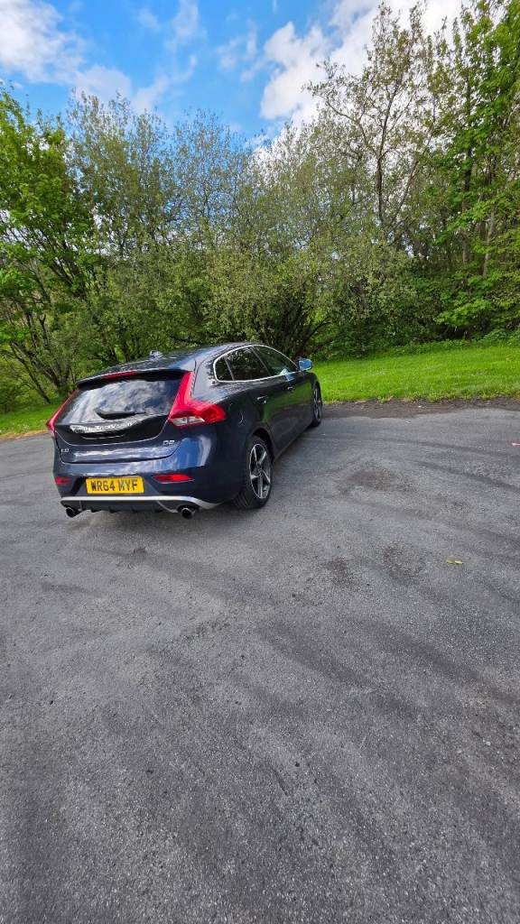 Volvo V40 R-Design (Nav) – New MOT & New Tires