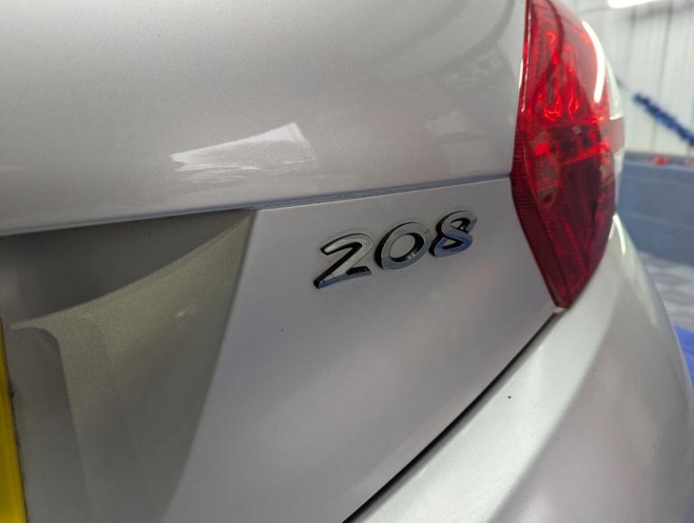 2015 Peugeot 208 1.2 VTi Active 5dr HATCHBACK Petrol Manual