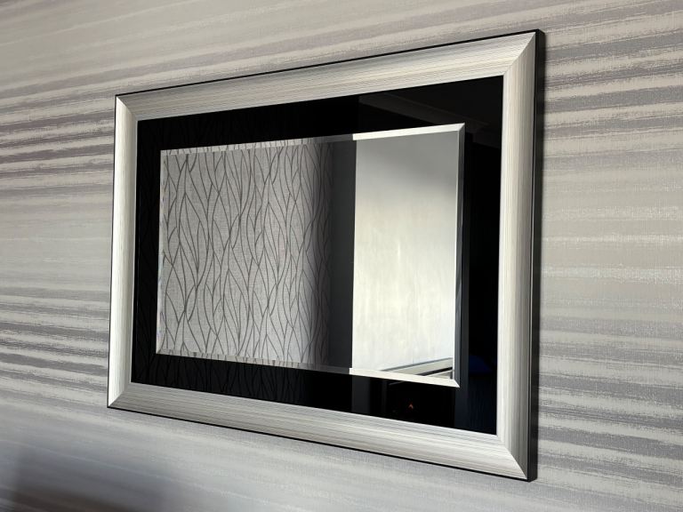  Mirror