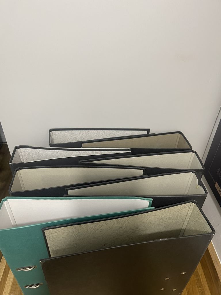 USED - A4 lever Arch files 