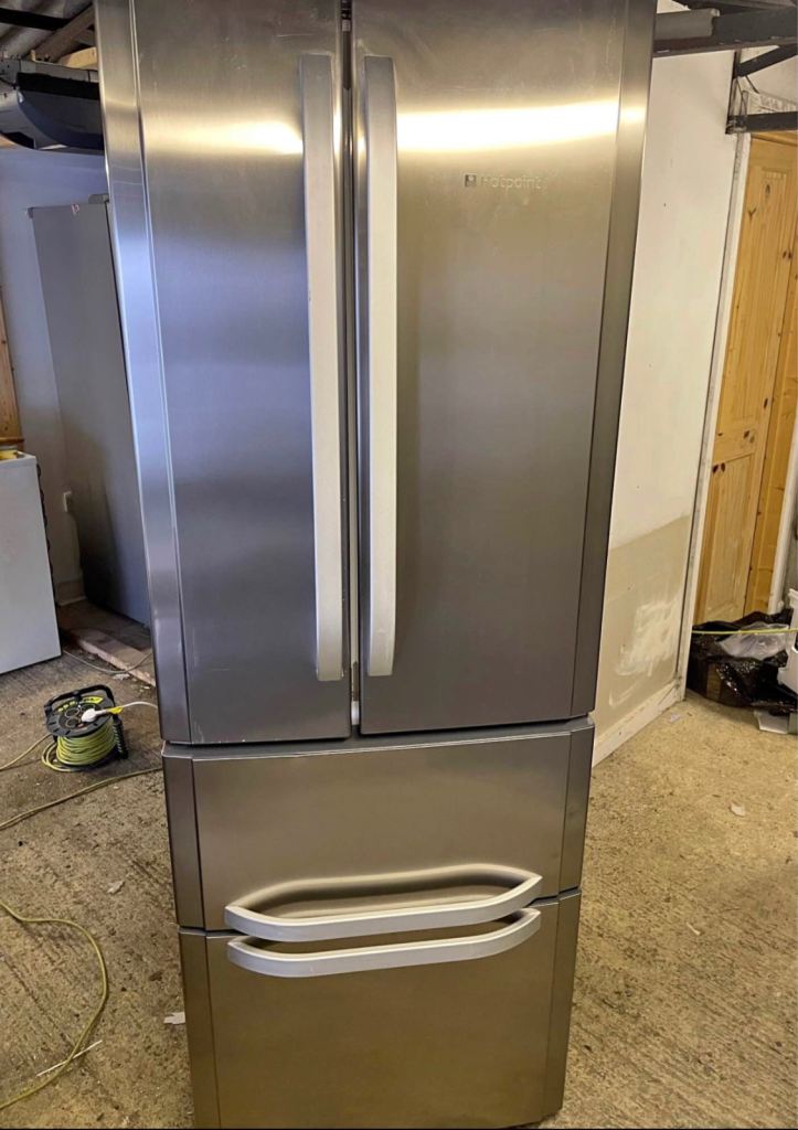 Hotpoint American style fridge freezer. In excellent working condition. 