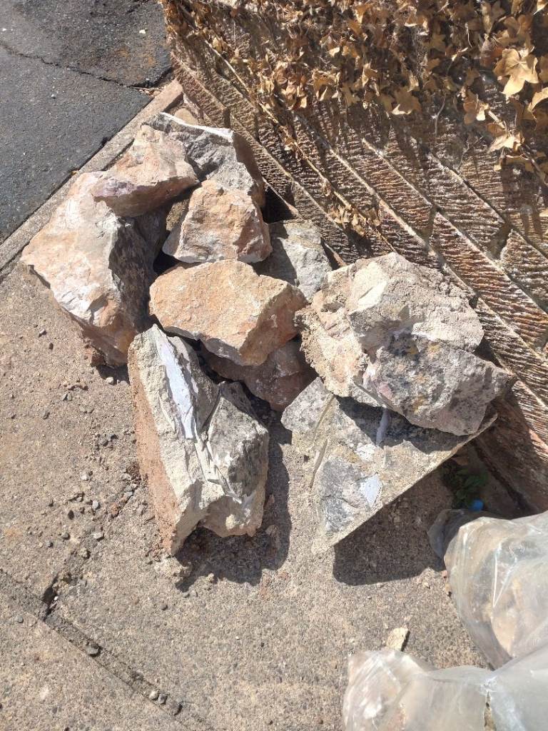 Rockery stones