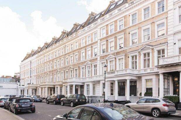 Large bright room in Chelsea 