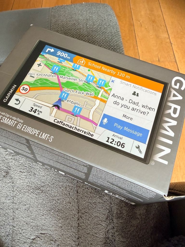 Garmin DriveSmart 61 GPS Navigator – As New, Full Kit