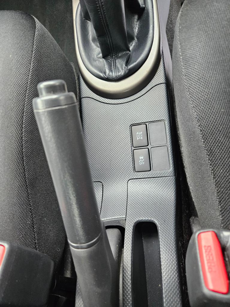 2011 Toyota Urbancruiser 1.4 D-4D 5dr 4WD LOW MILEAGE 64.000 Miles HATCHBACK Diesel Manual