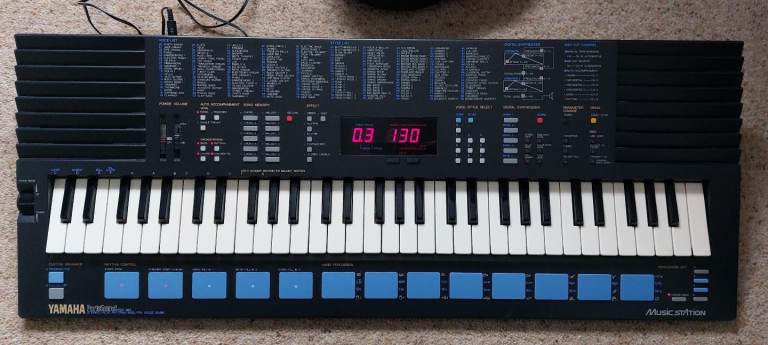 Yamaha PortaSound PSS-680 Electronic Keyboard