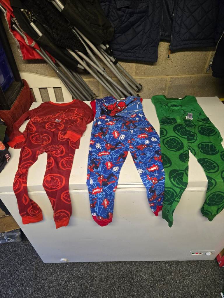 4 sets . Boy PJ marvel 