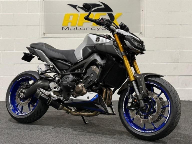 Yamaha MT-09 SP! FULL ARROW EXHAUST! CARBON EXTRAS