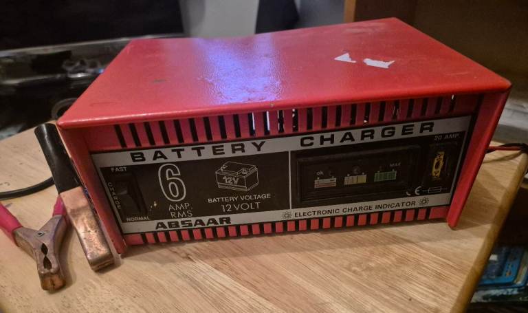 Absaar Car battery charger. 