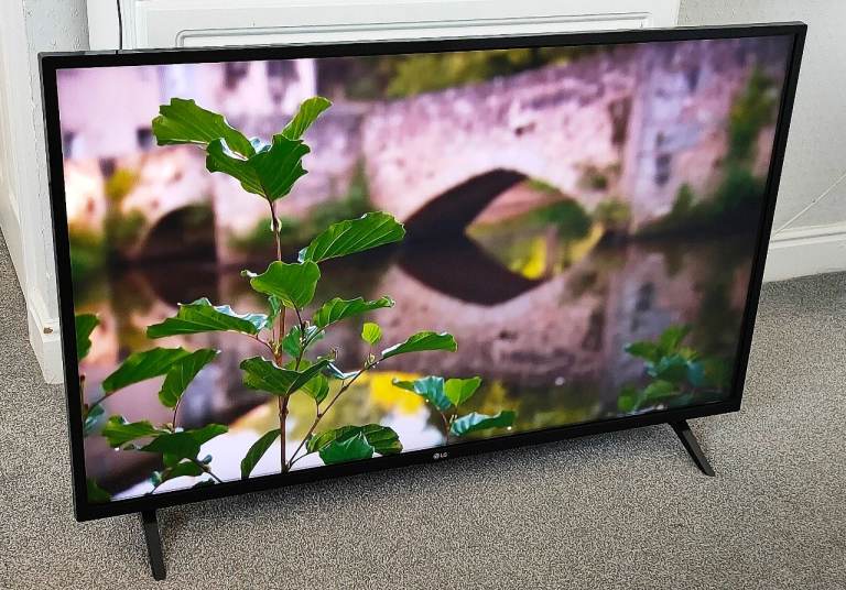 43" LG SMART FULL HD HDR SLIM WIFI LED APPS TV FREEVIEW RC & LEGS NEW CONDITION- FREE DELIVERY