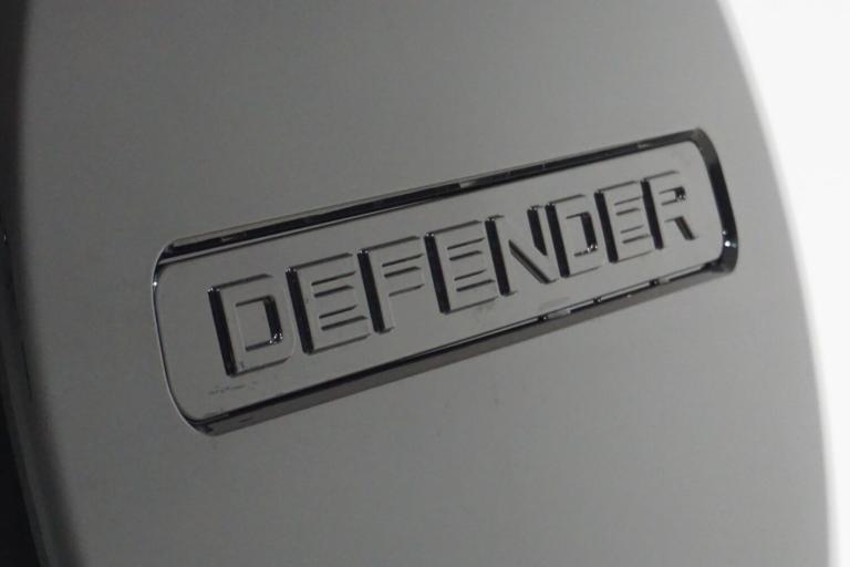 2023 Land Rover Defender 110 3.0 D250 MHEV HSE Hard Top SUV Auto 4WD MWB Euro 6 (s/s) 5dr PANEL V...