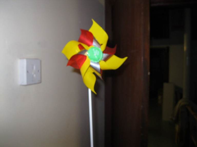 FREE PINWHEEL TOY WINDMILL TOTTENHAM N17 0NL