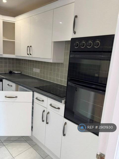 1 bedroom flat in Park Drive, Longfield, DA3 (1 bed) (#2901930)