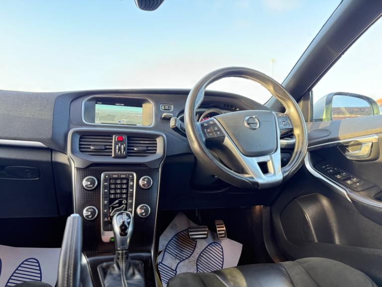 2016 Volvo V40 T2 [122] R DESIGN 5dr Geartronic HATCHBACK Petrol Automatic