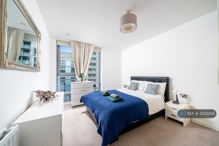 1 bedroom flat in Newark St, London, E1 (1 bed) (#3023054)