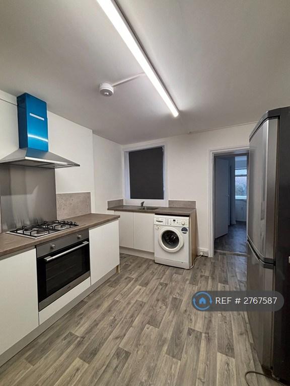 1 bedroom flat in Tweedy Road, Bromley, BR1 (1 bed) (#2767587)