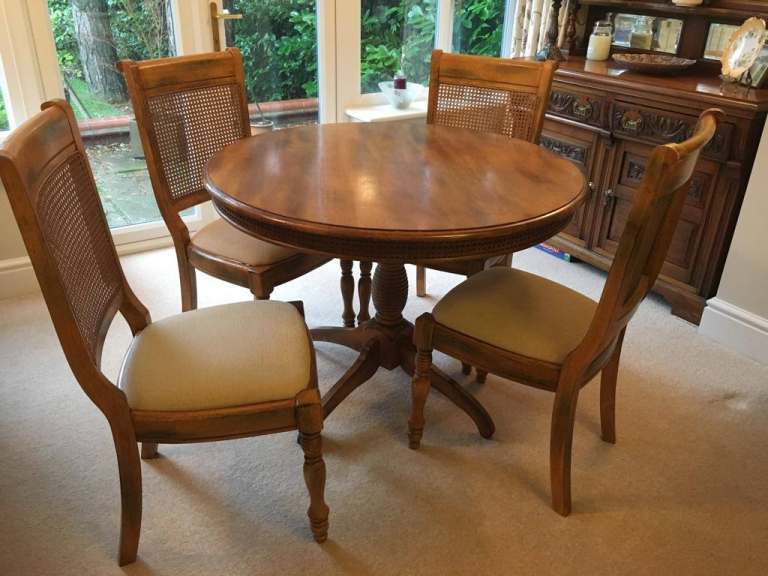 Dining table and 4 chairs