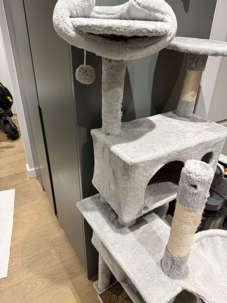 Cat Tower Very good condition