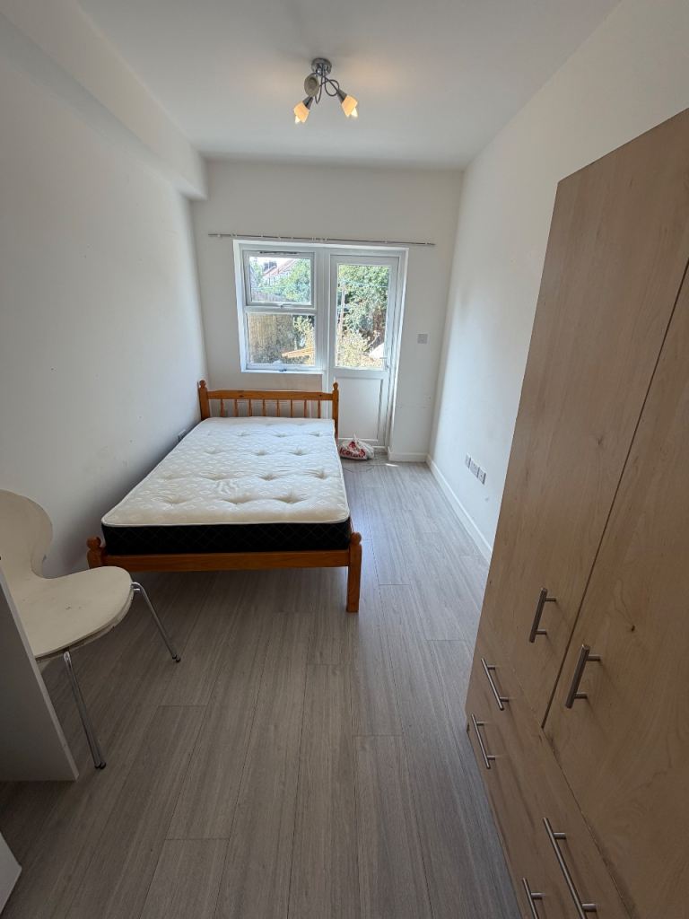 1 Double Bed Studio (Bills Included) is available to rent in Southall UB1