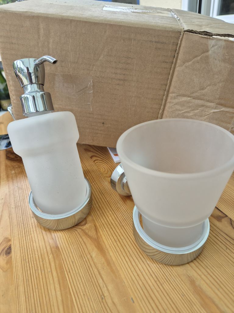 Bathroom Glass accessories 