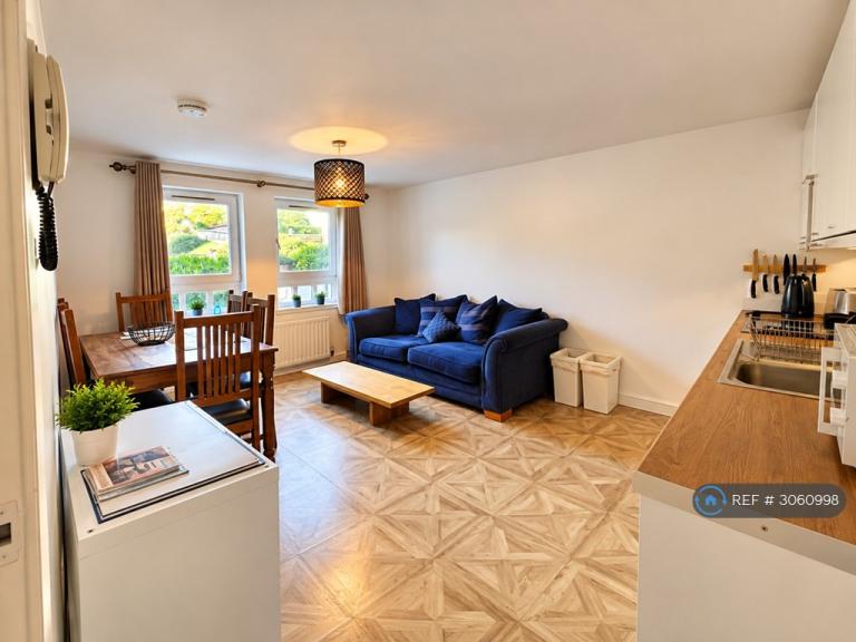 2 bedroom flat in Eddie Court, St Andrews, KY16 (2 bed) (#3060998)