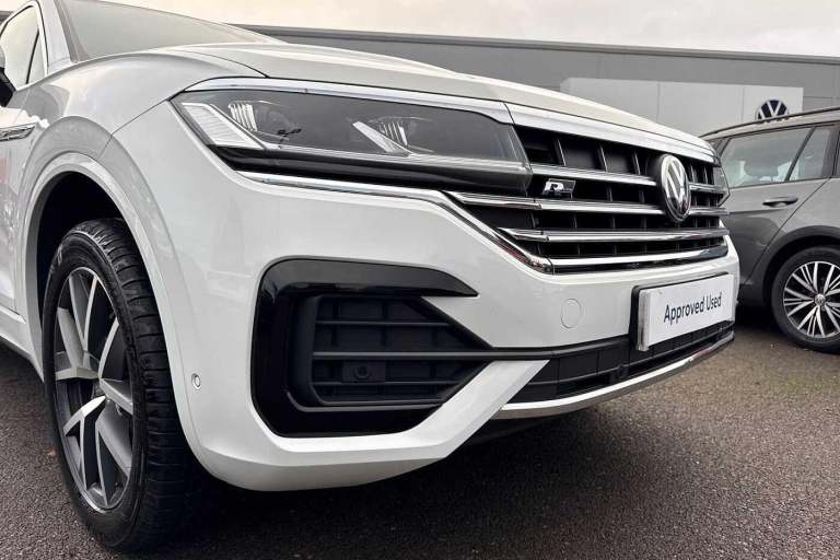 2018 Volkswagen Touareg 3.0 V6 TDI 4Motion R-Line Ã¢Â­Â14 way power adjustment, Innovation cockp...