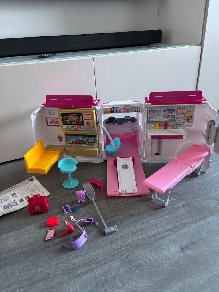Barbie ambulance 