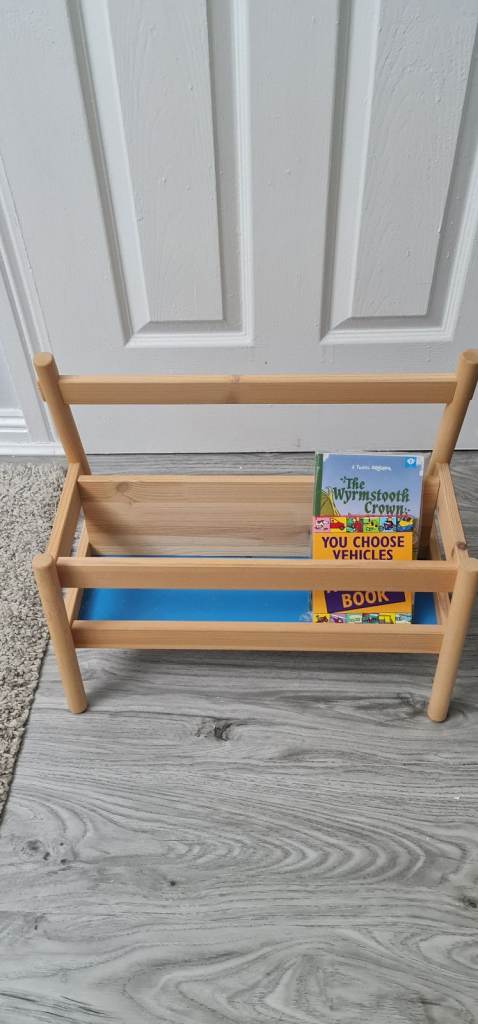 IKEA FLISAT book display