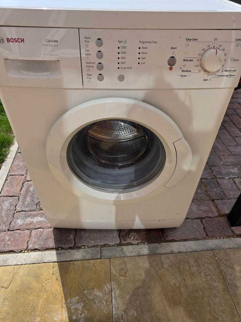 Bosch Washing Machine – White, Good Working Order