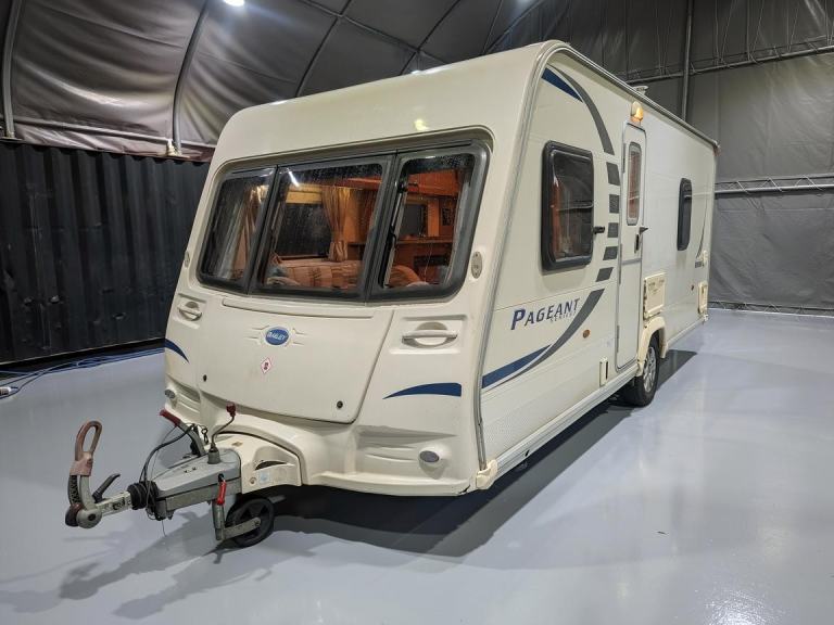 Bailey S7 Pageant Bordeaux 2008 4 Berth Fixed Bed Caravan 