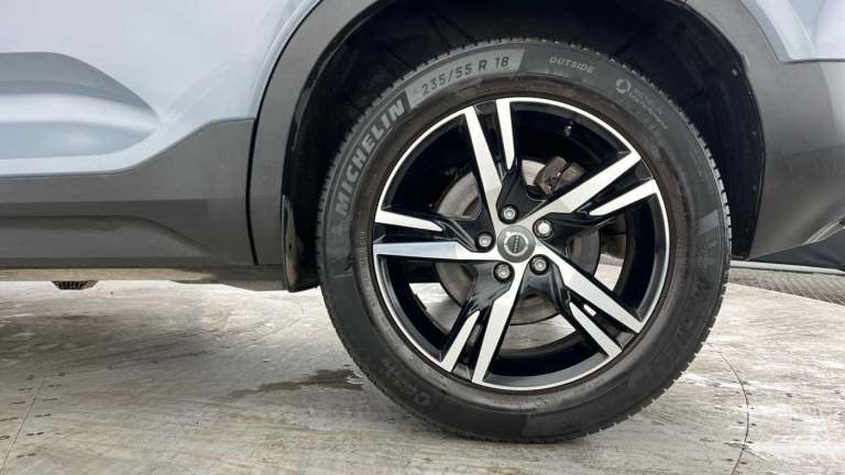 2021 Volvo XC40 2.0 B4 MHEV R-Design SUV 5dr Petrol Hybrid DCT Auto Euro 6 (s/s) (197 ps) ESTATE ...