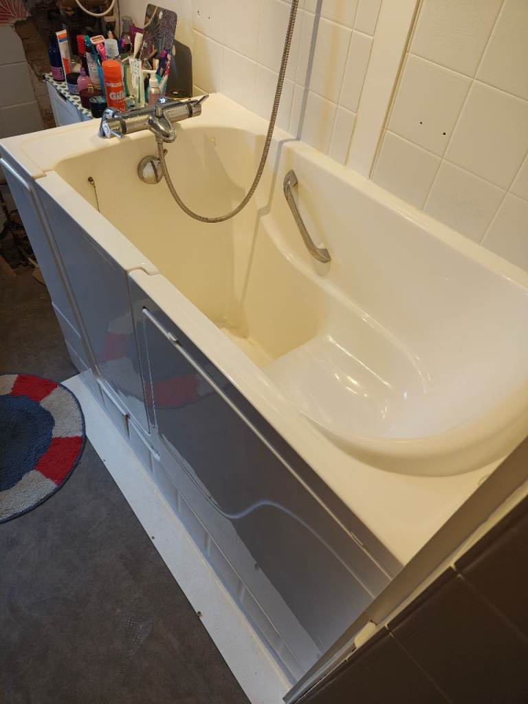 Walk in bathub with shower (for disabled)