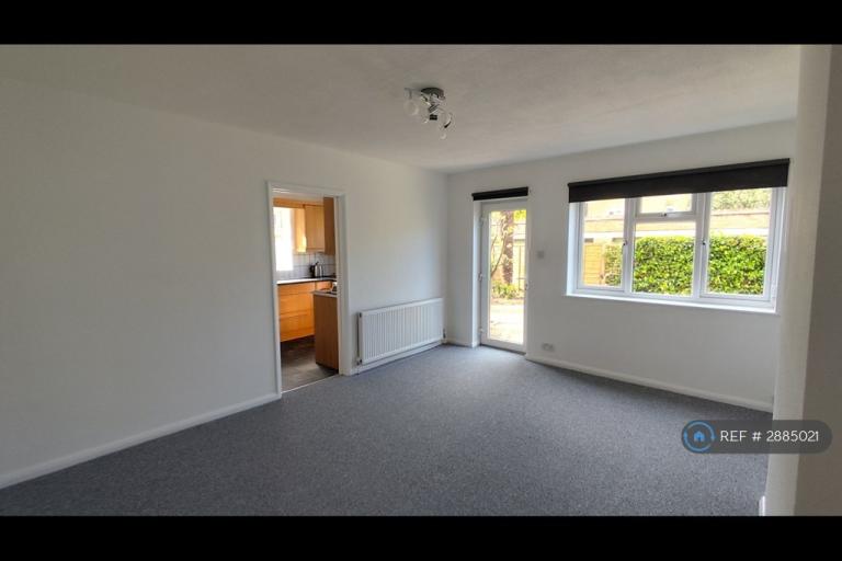 2 bedroom flat in Acacia Rd, Acton, W3 (2 bed) (#2885021)