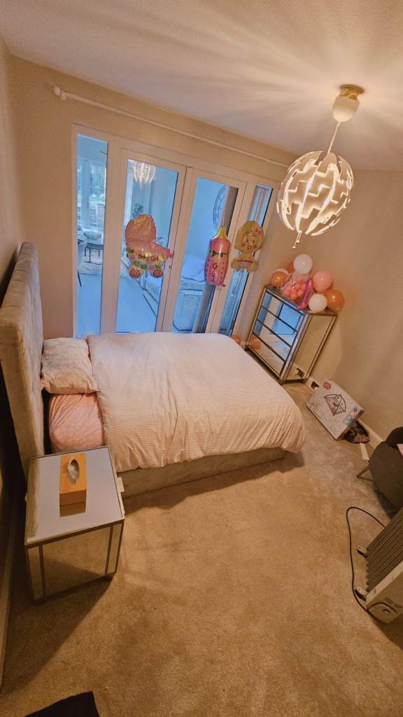 Room to rent - 1 month only.